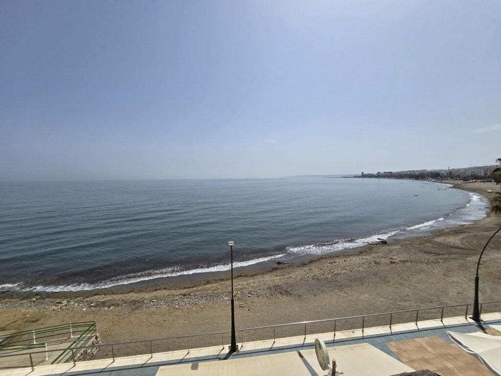 5 Bed Commercial Premises for Sale in Estepona – First-Line Beach & Sea Views