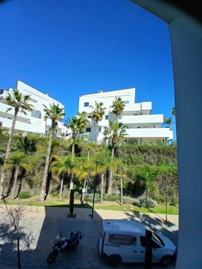 2 Bed Middle Floor Apartment for Sale in Estepona – South-Facing Sea Views