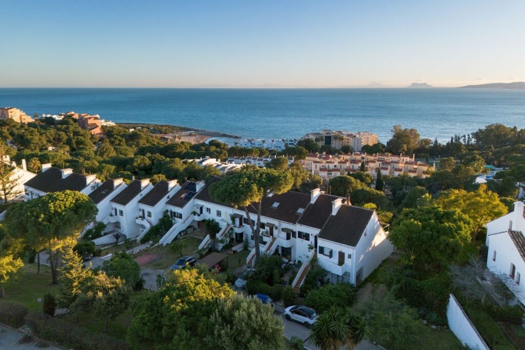 4 Bed Townhouse for Sale in Estepona – Panoramic Sea Views & Private Garden