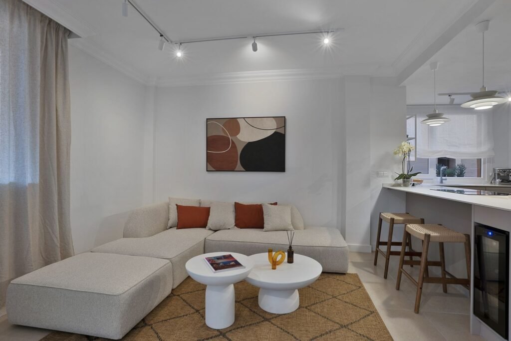 2 Bed Middle Floor Apartment for Sale in El Paraiso – Renovated with Two Terraces