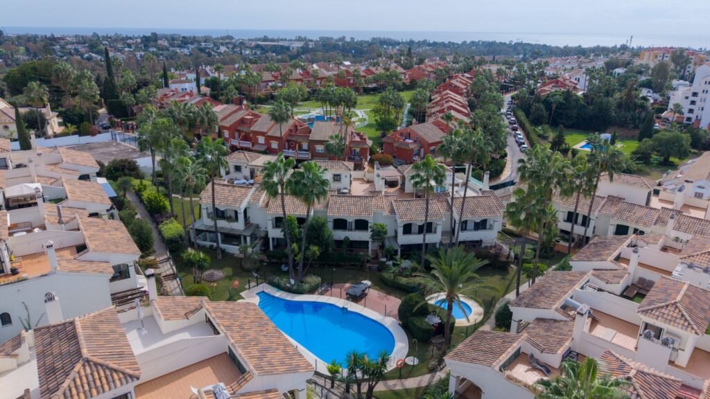 4 Bed Townhouse for Sale in Estepona – Monte Biarritz with Pool Access