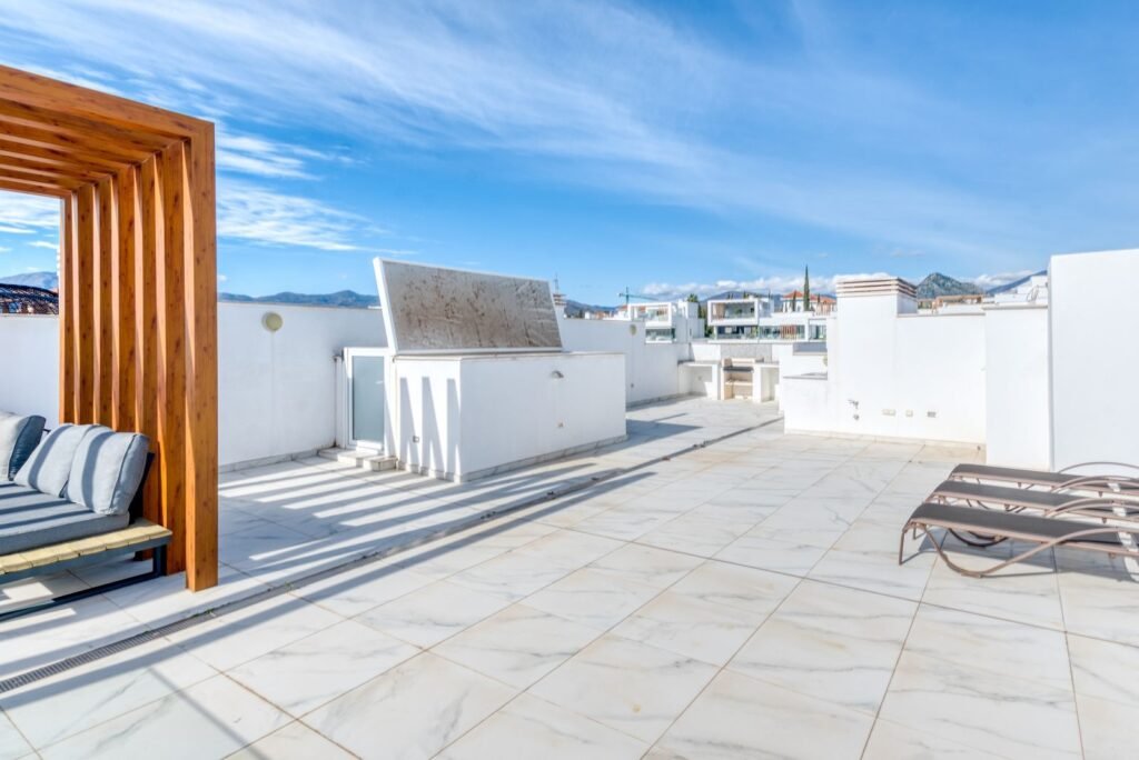 2 Bed Penthouse for Sale in Estepona – Sea Views & 100m² Solarium