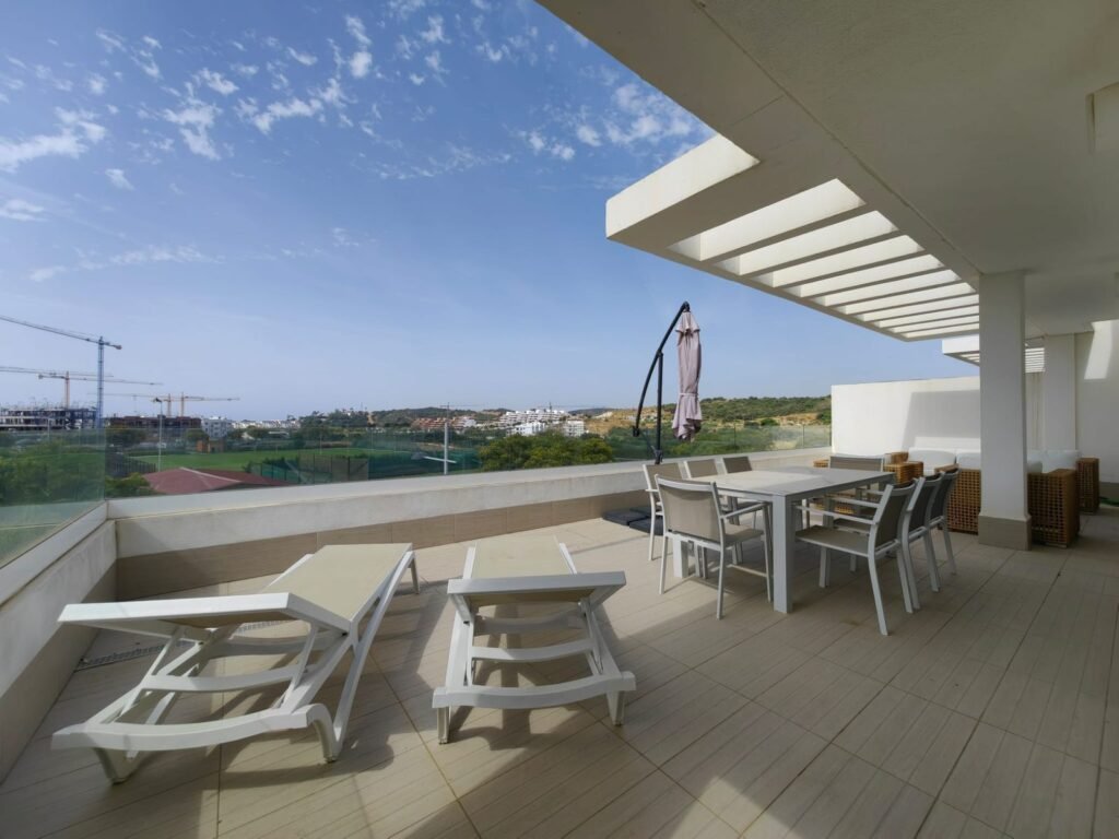 3 Bed Penthouse Duplex for Sale in Estepona – 80m² Solarium & Sea Views