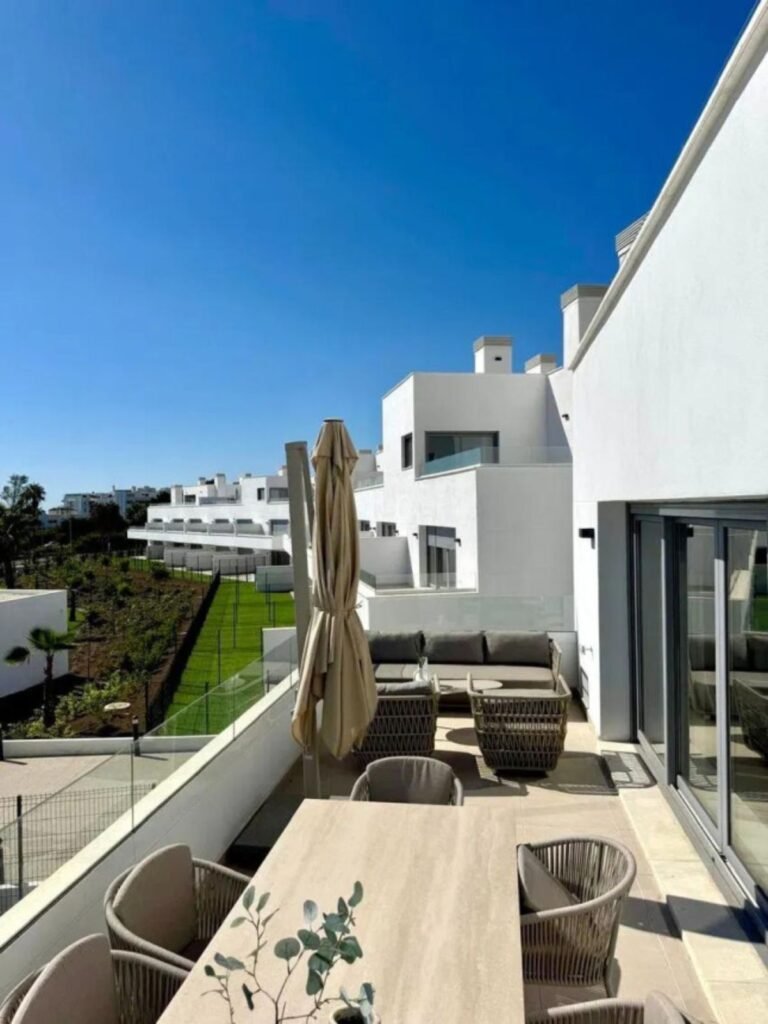 2 Bed Middle Floor Apartment for Sale in Bel Air – Pool, Gym & 40 m² Terrace