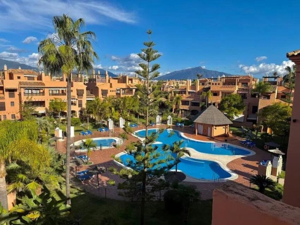 4 Bed Penthouse Duplex for Sale in Hacienda del Sol – Jacuzzi Terrace & 2 Parking Spaces