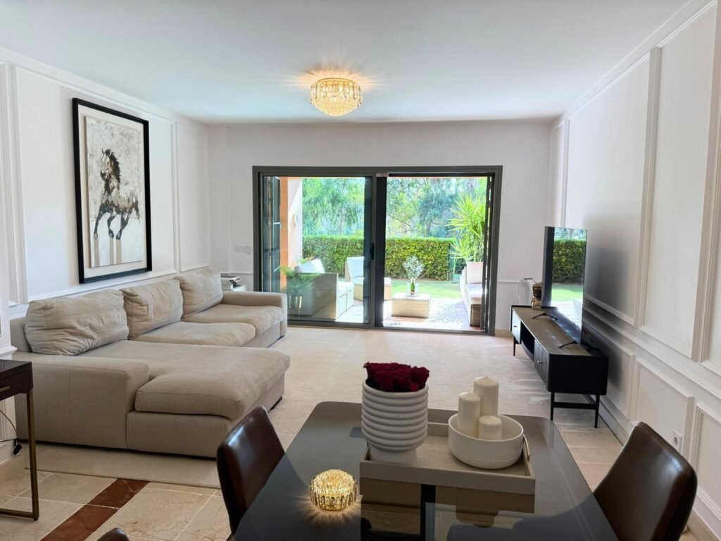 2 Bed Middle Floor Apartment for Sale in Estepona – Benatalaya with 41 m² Terrace