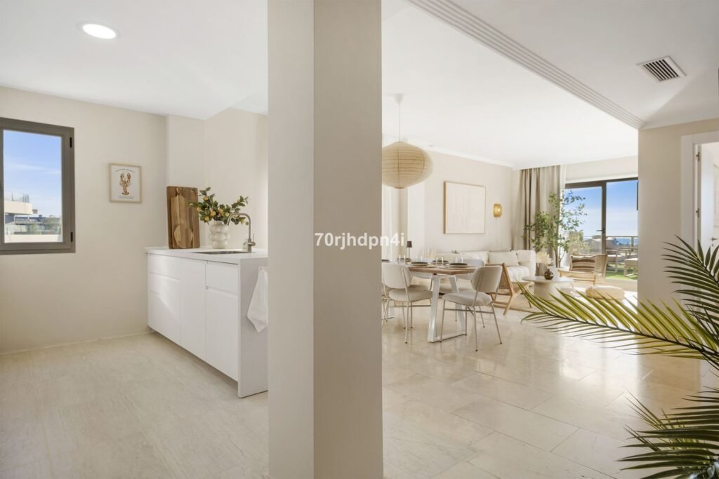 3 Bed Penthouse for Sale in Selwo – Renovated Golf-Front Home with Sea Views