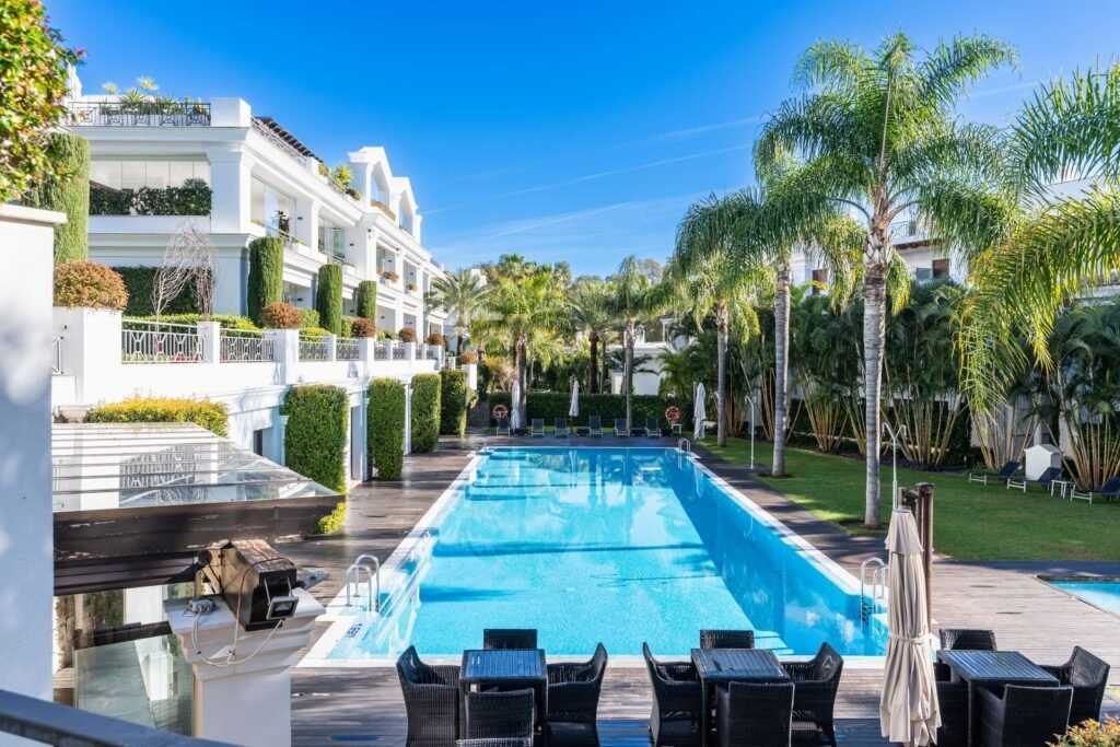 2 Bed Ground Floor Apartment for Sale in Estepona – First-Line Sea Views