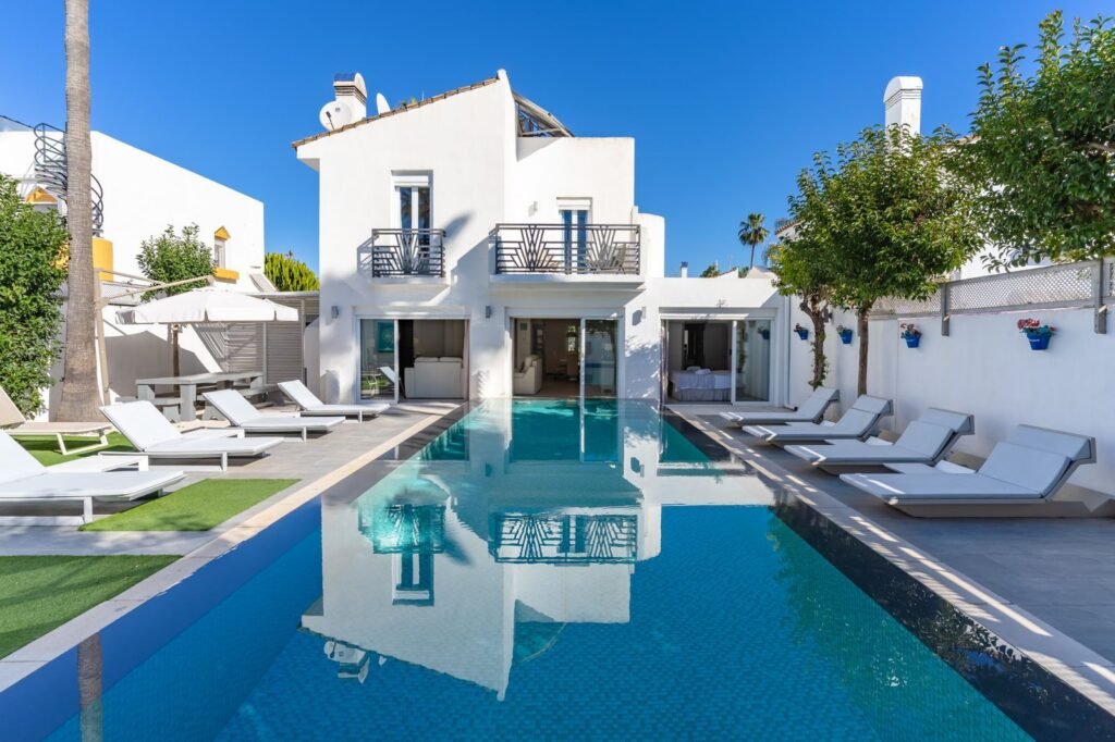 5 Bed Detached Villa for Sale in Estepona – Pool, Guest House & Gardens