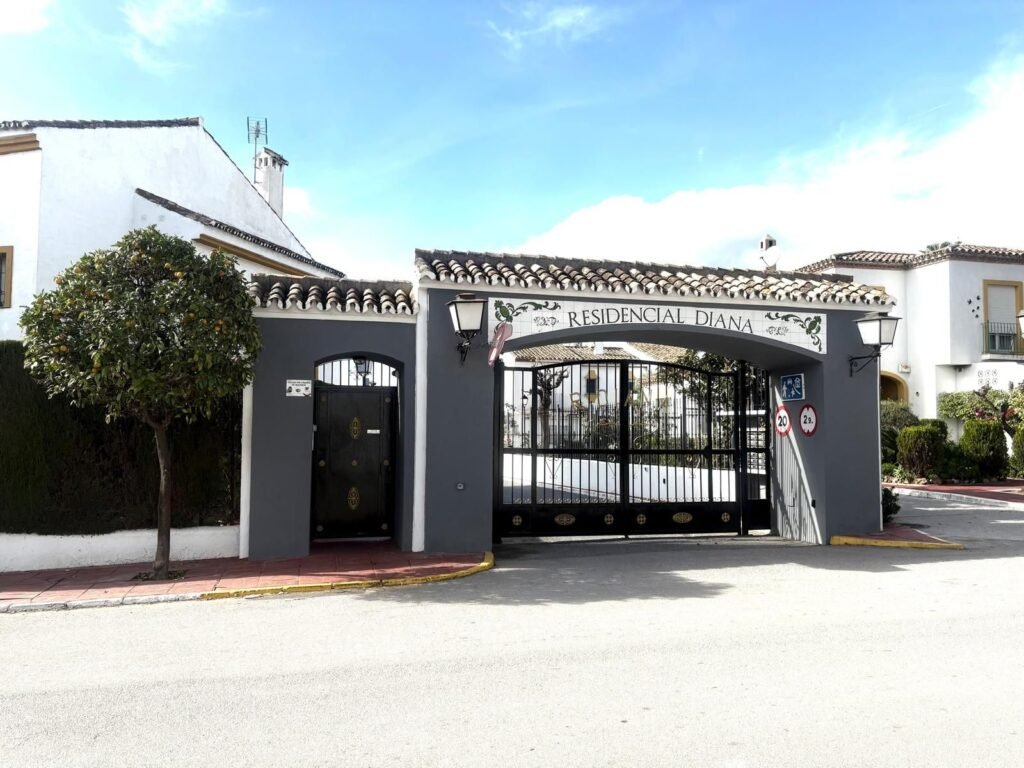5 Bed Semi-Detached House for Sale in Cancelada – Corner Home with Terraces