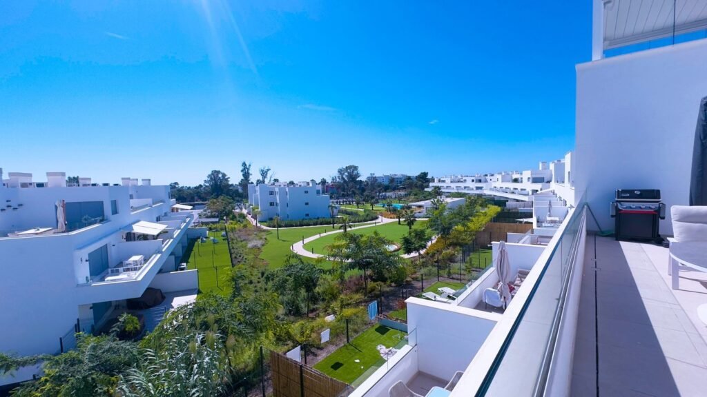 4 Bed Penthouse for Sale in Estepona – 42m² Terrace & Pool