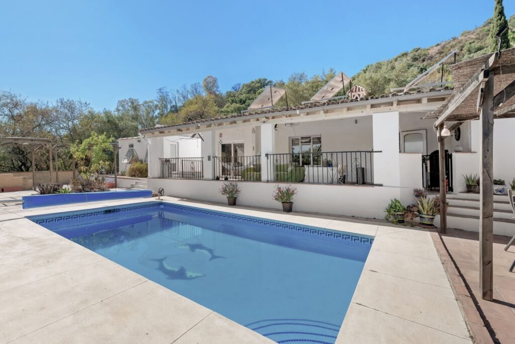 3 Bed Finca – Cortijo for Sale in Estepona – Private Pool & Solar Power