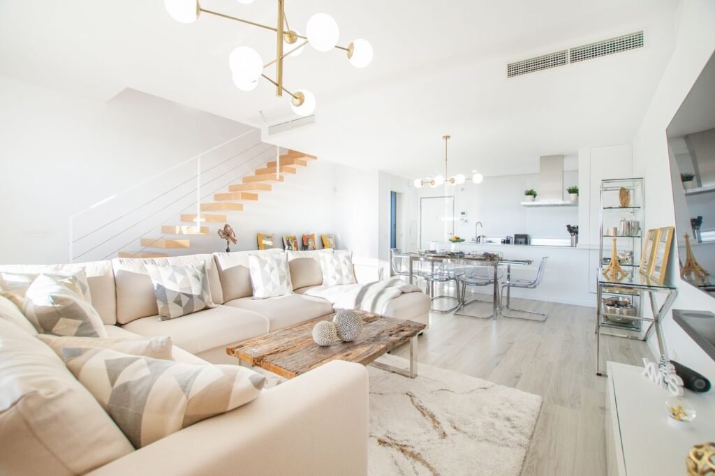 3 Bed Townhouse for Sale in Cancelada – Three-Level Home with Solarium