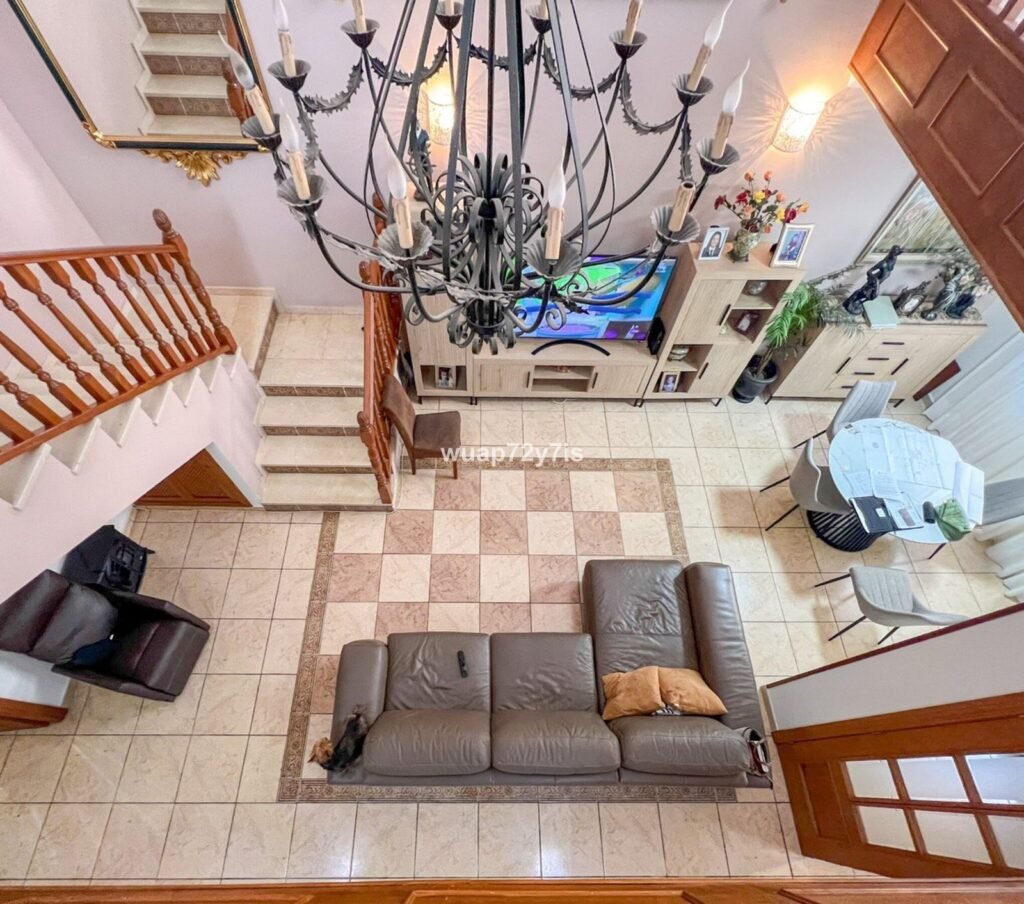 5 Bed Semi-Detached House for Sale in Estepona – Solarium & Double Garage
