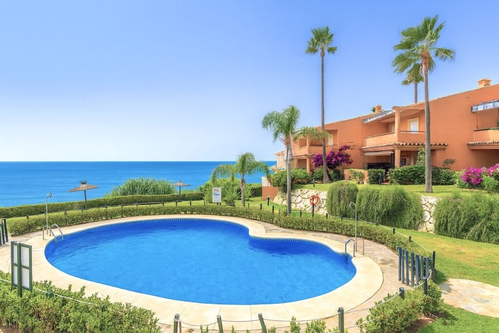 3 Bed Townhouse for Sale in Estepona – Front Line Beach & Sea Views