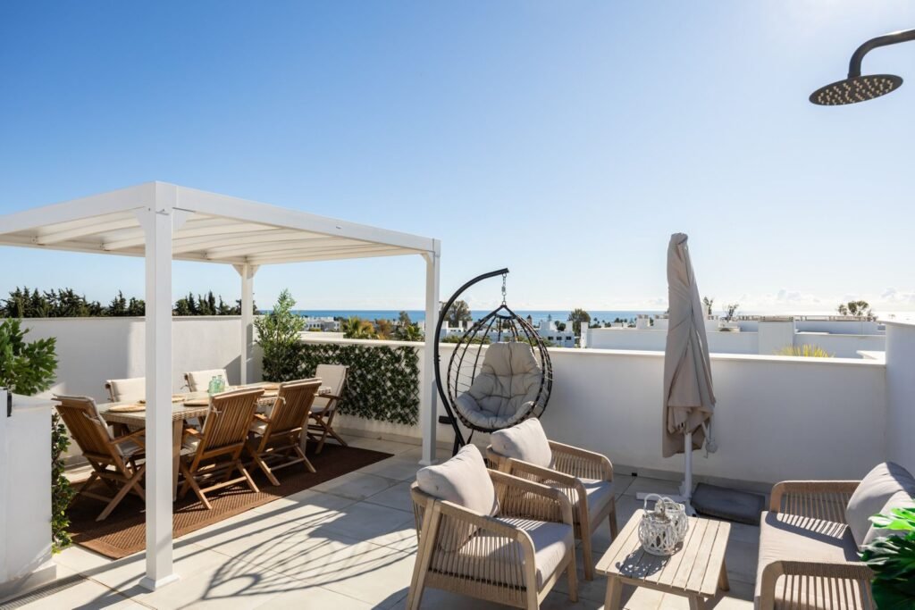 3 Bed Townhouse for Sale in Estepona – Rooftop Solarium with Sea Views