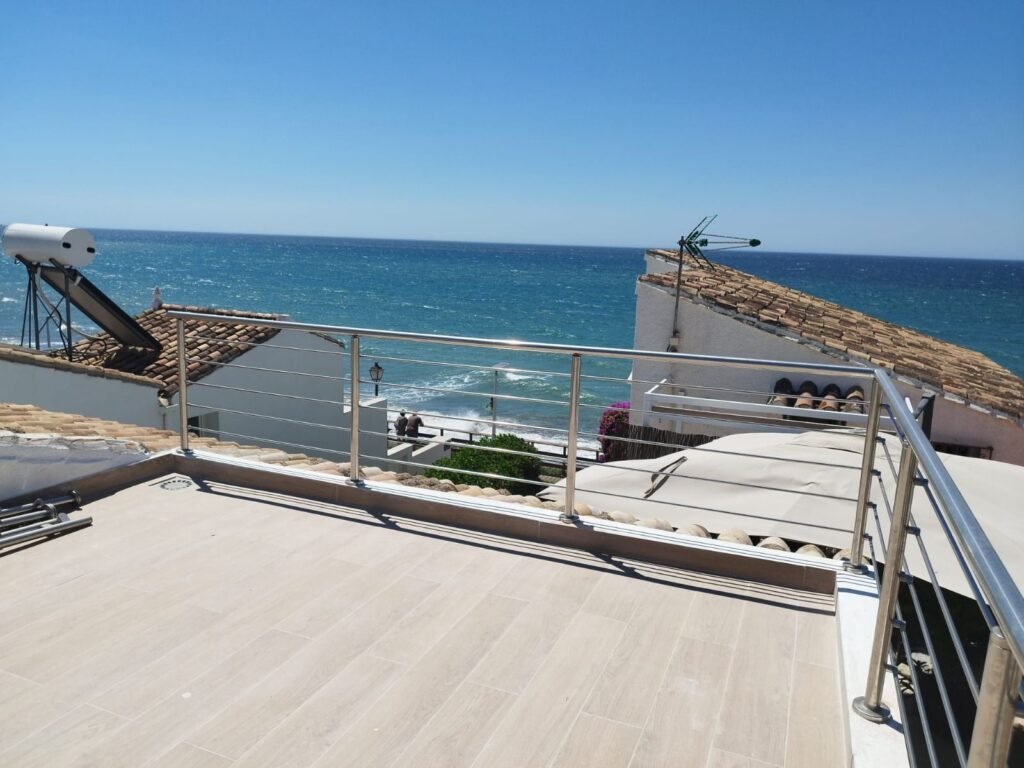 3 Bed Semi-Detached House for Sale in Estepona – South-Facing Sea Views