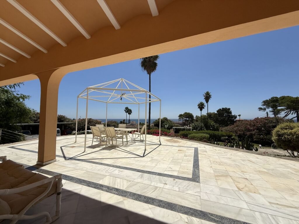 4 Bed Detached Villa for Sale in Estepona – Don Pedro Estate with Guest House