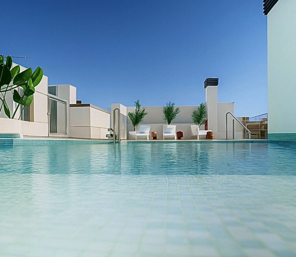 2 Bed Ground Floor Apartment for Sale in Estepona – Beachside Living & Rooftop Pool