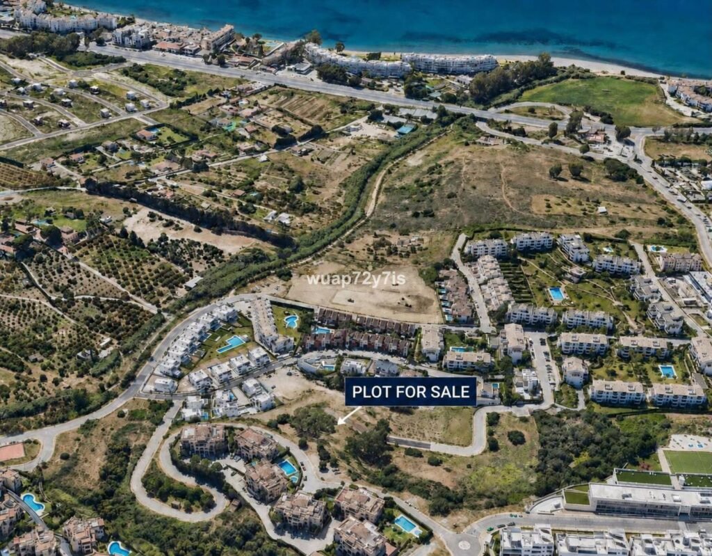 Residential Plot for Sale in Selwo – Sea & Mountain Views