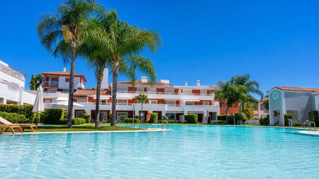 2 Bed Ground Floor Apartment for Sale in El Paraiso – Private Garden & Resort Facilities