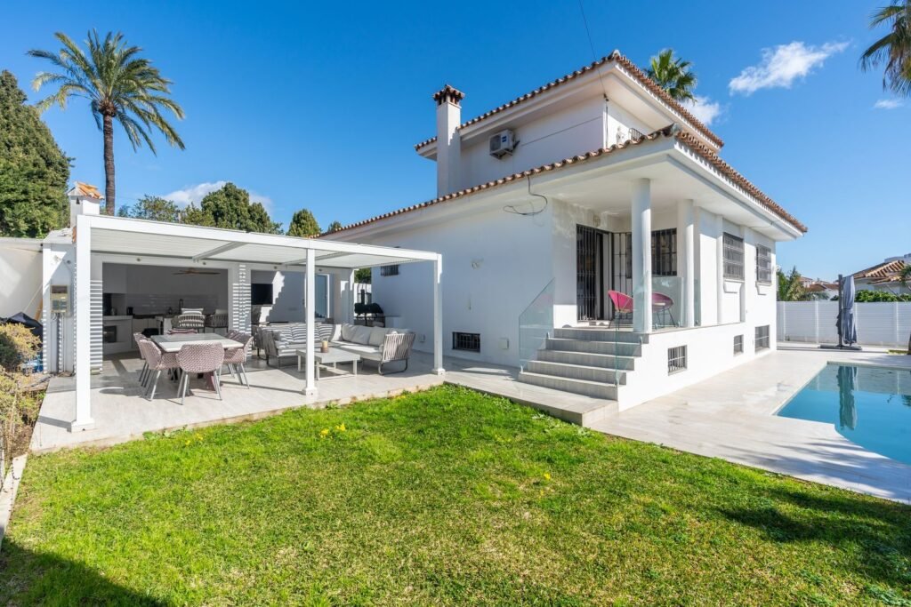 5 Bed Detached Villa for Sale in Atalaya – Renovated Home with Guest Apartment