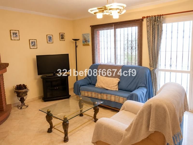 3 Bed Townhouse for Sale in Estepona – South-Facing with Patio & Basement