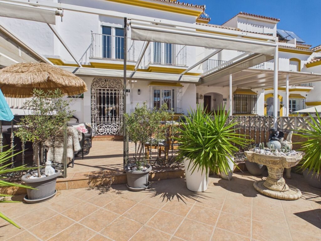 3 Bed Townhouse for Sale in Estepona – South-Facing Terrace & Private Garage