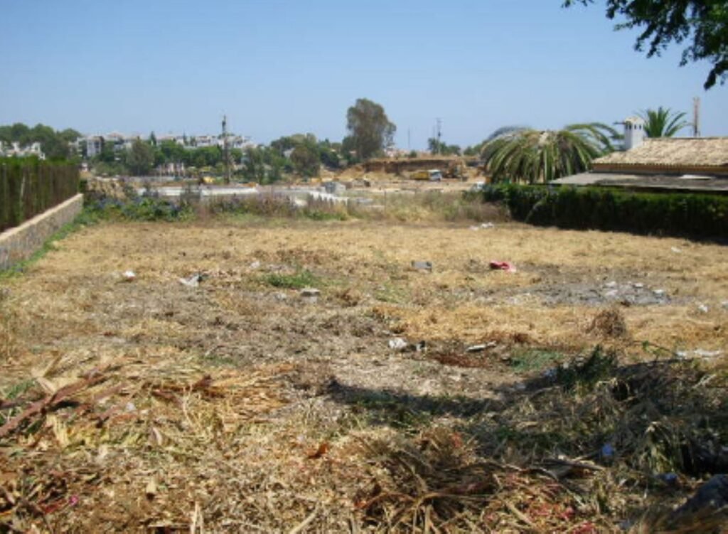 Residential Plot for Sale in Estepona – El Pilar Building Opportunity