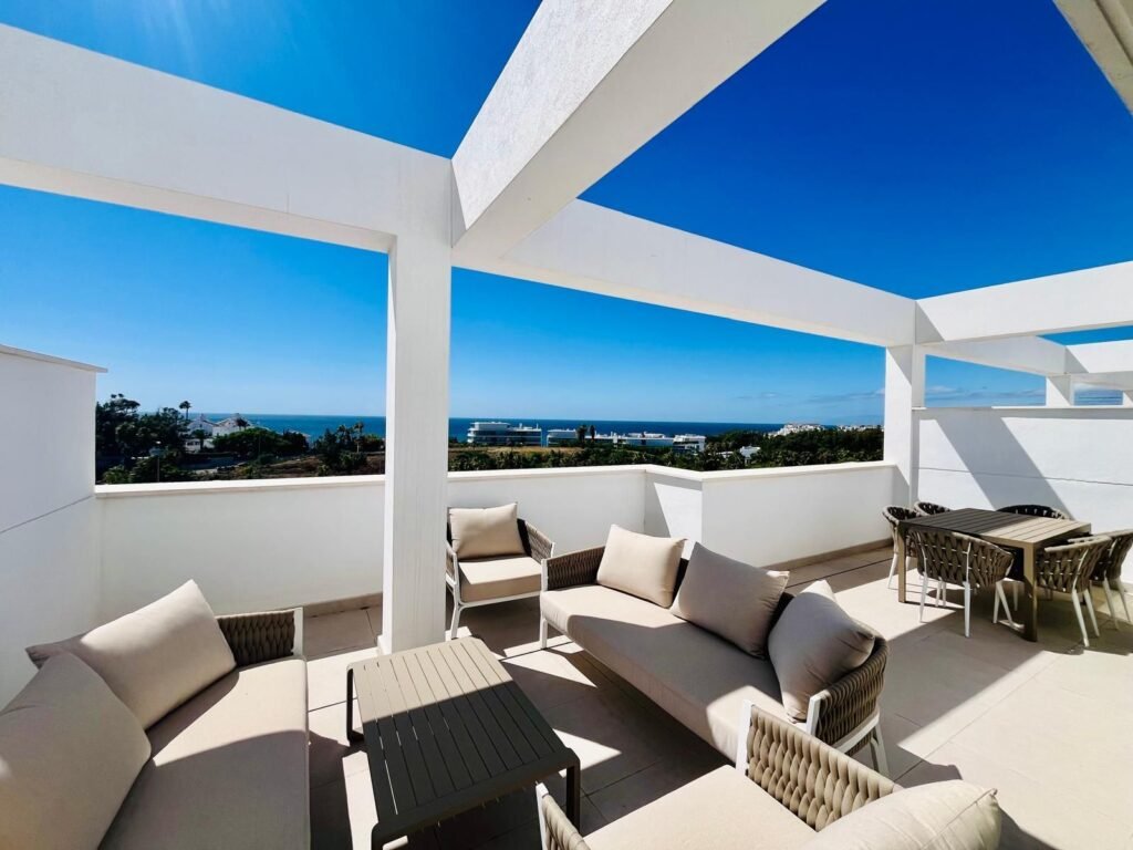 3 Bed Penthouse for Sale in Estepona – Sea Views & Tourist Licence