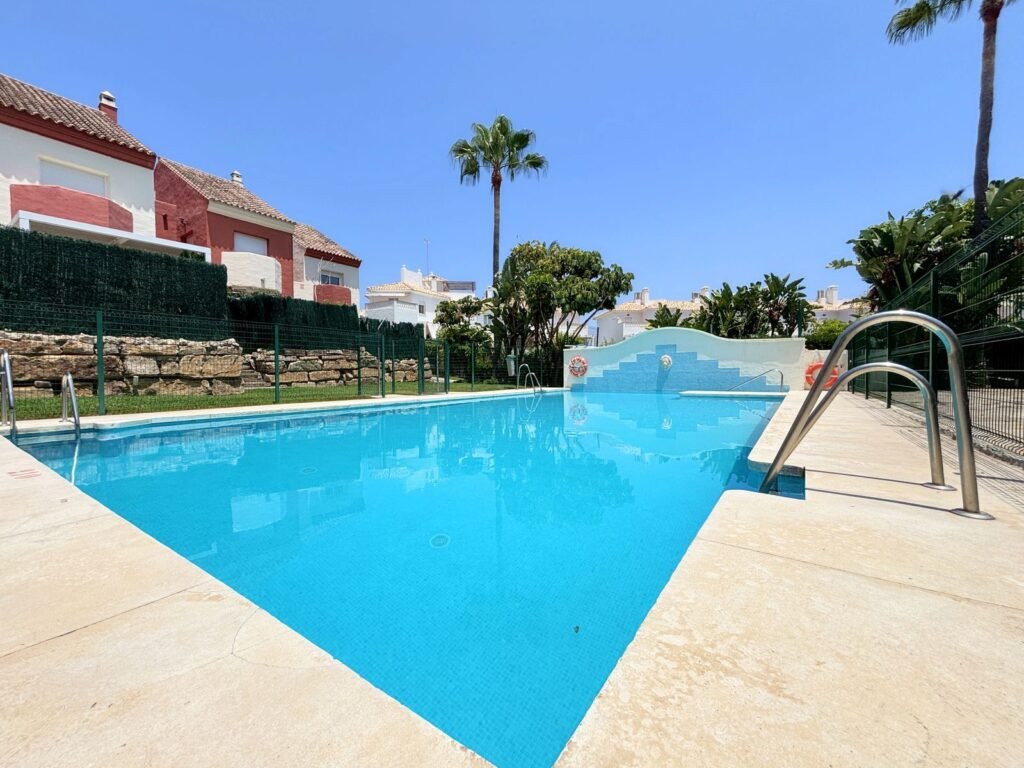 3 Bed Townhouse for Sale in Estepona – South-Facing with Garage & Pool