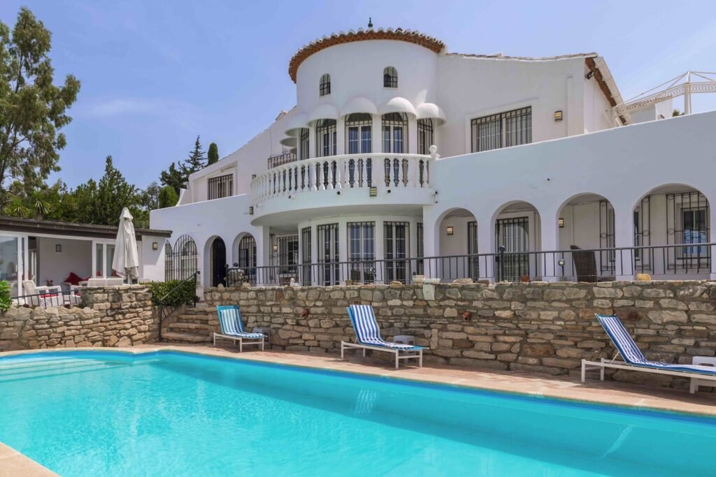 6 Bed Detached Villa for Sale in Estepona – Valle Romano with Tourist Licence