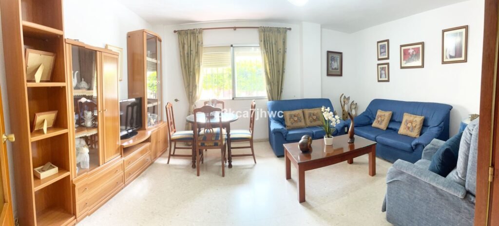 3 Bed Middle Floor Apartment for Sale in Estepona – Huerta Nueva & Walk to Beach