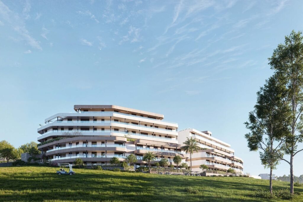 2 Bed Ground Floor Apartment for Sale in Estepona – Golf Views & Rooftop Pool