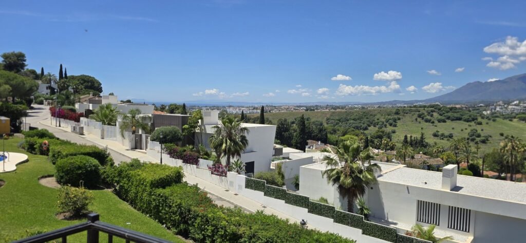 2 Bed Duplex for Sale in El Paraiso – Golf, Sea & Gibraltar Views