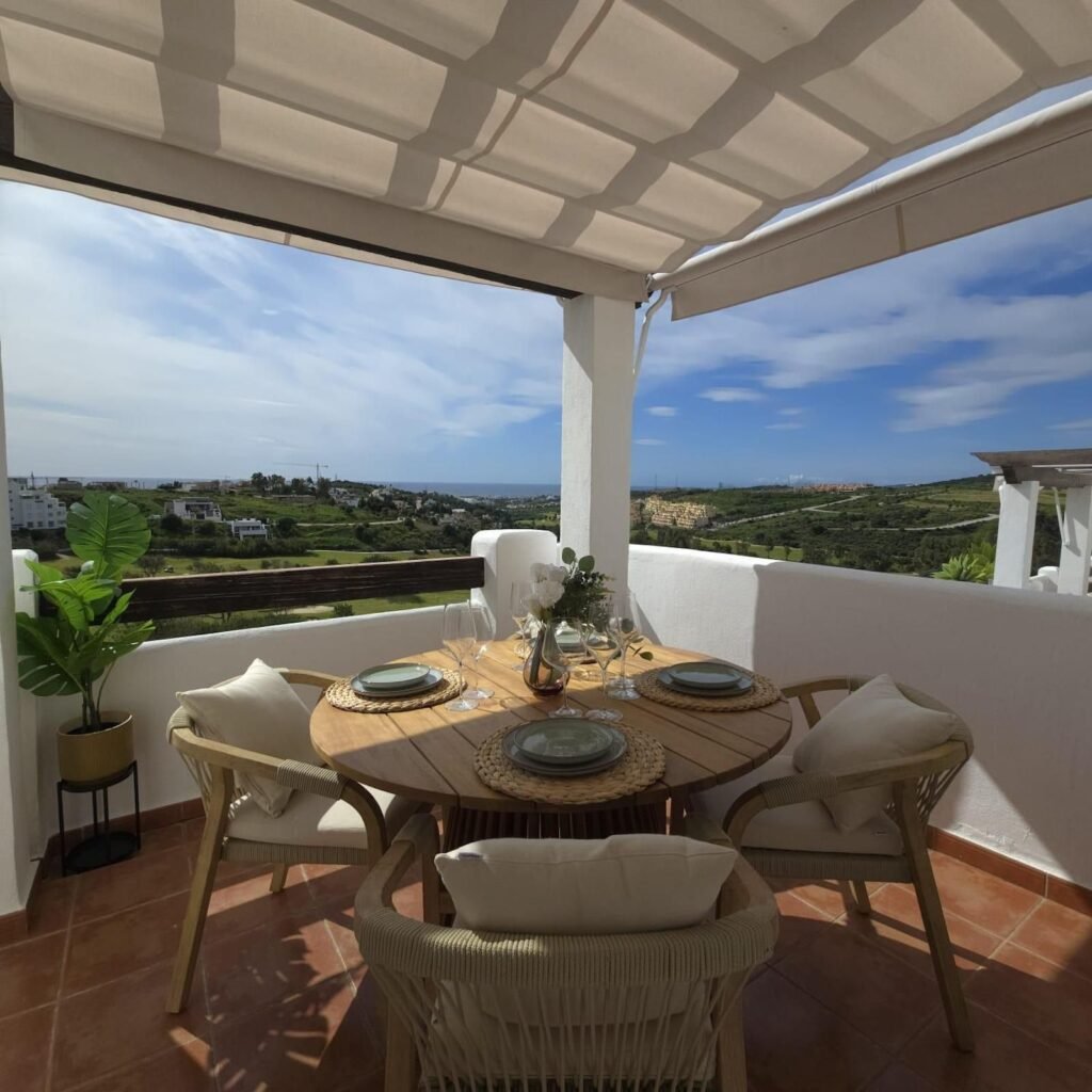 2 Bed Middle Floor Apartment for Sale in Valle Romano – Balcony & Sea Views