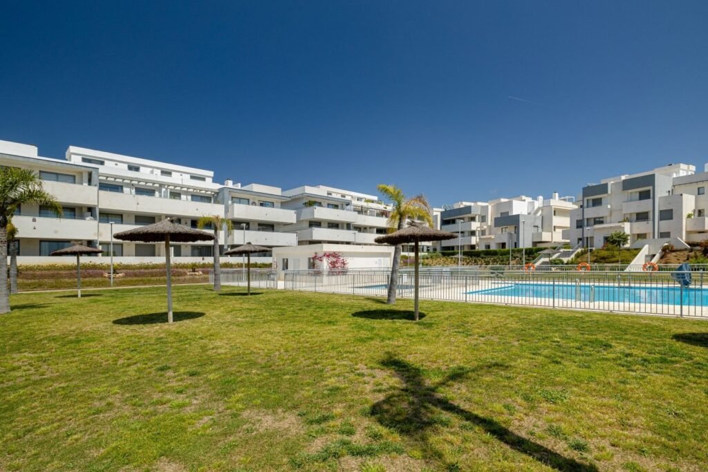2 Bed Ground Floor Apartment for Sale in Estepona – Tourist Licence & Private Garden