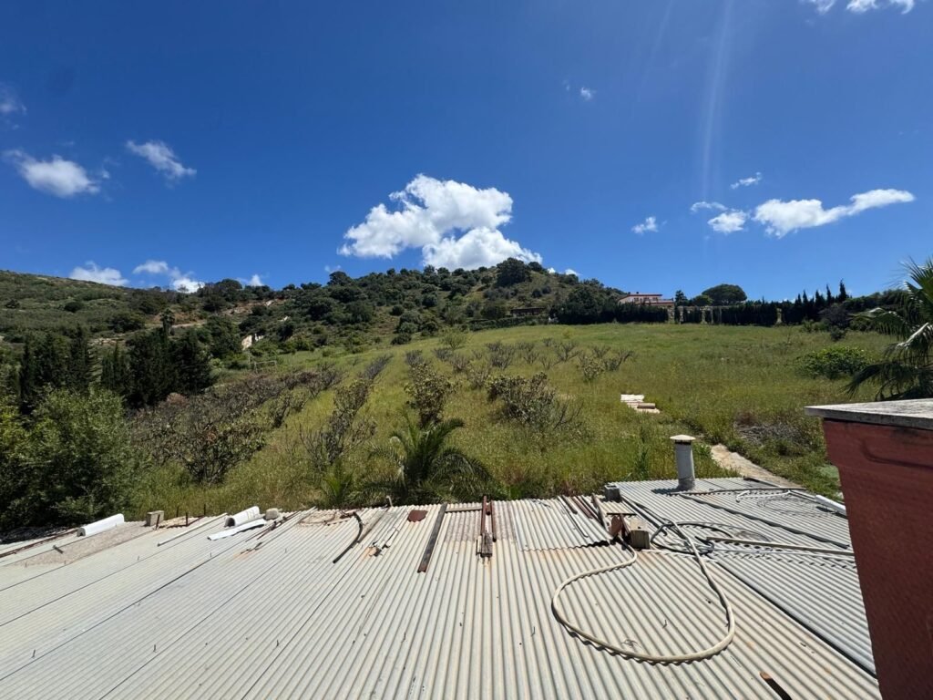 Residential Plot for Sale in Estepona – 9,200m² with Sea Views & Pool