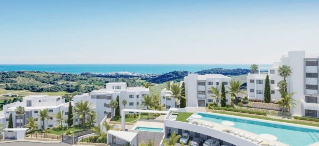 3 Bed Penthouse for Sale in Estepona – South-Facing Sea & Golf Views
