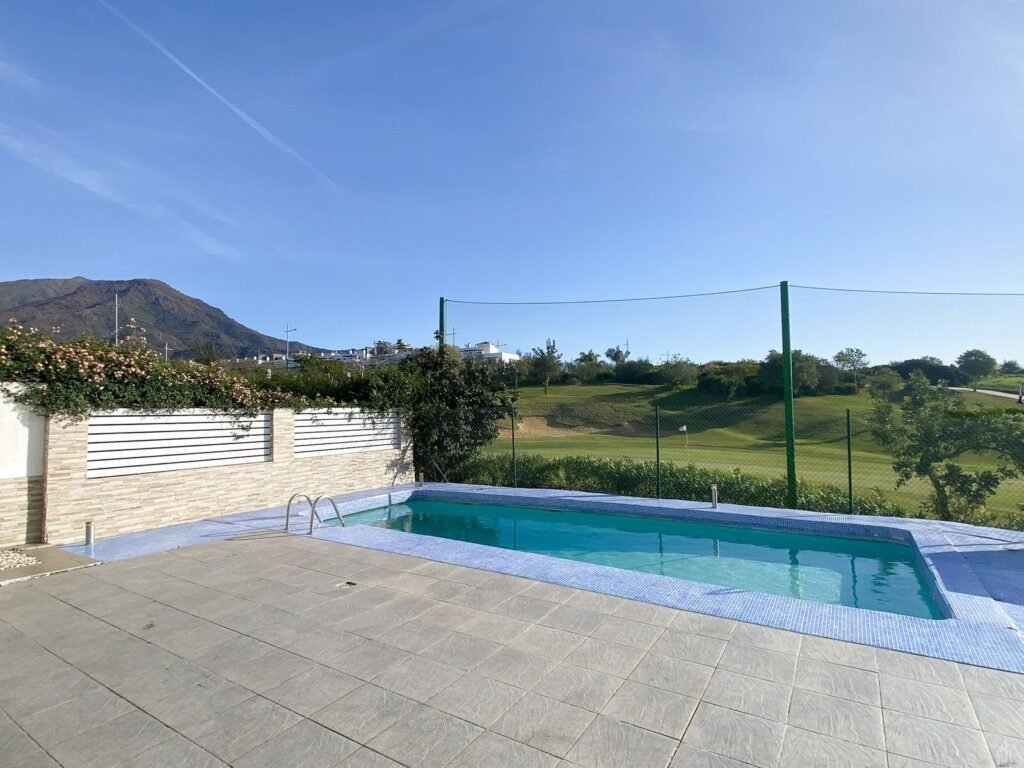 5 Bed Semi-Detached House for Sale in Valle Romano – Golf & Sea Views