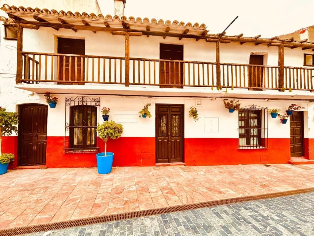 Commercial Plot for Sale in Estepona – Development Potential up to 1,533 m²