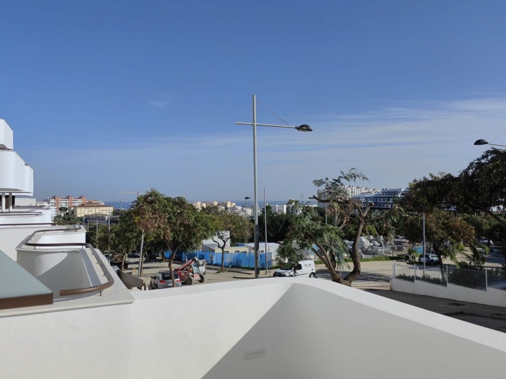 4 Bed Ground Floor Apartment for Sale in Estepona – South Place Home with Sea Views