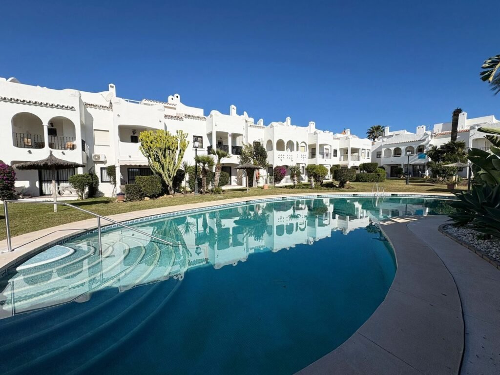 3 Bed Semi-Detached House for Sale in Bel Air – South-Facing with Roof Terrace
