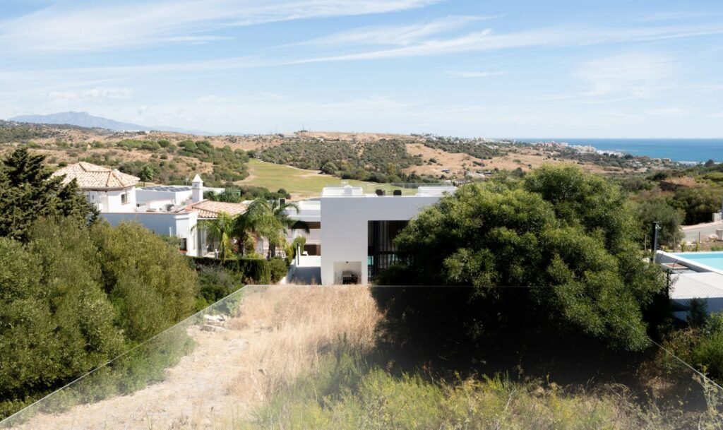Land for Sale in Valle Romano – 862 m² Plot with Approved Project