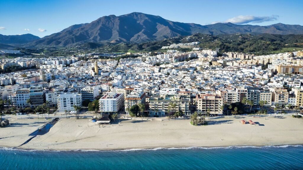 3 Bed Penthouse for Sale in Estepona – Private 6th-Floor Residence with Sea Views