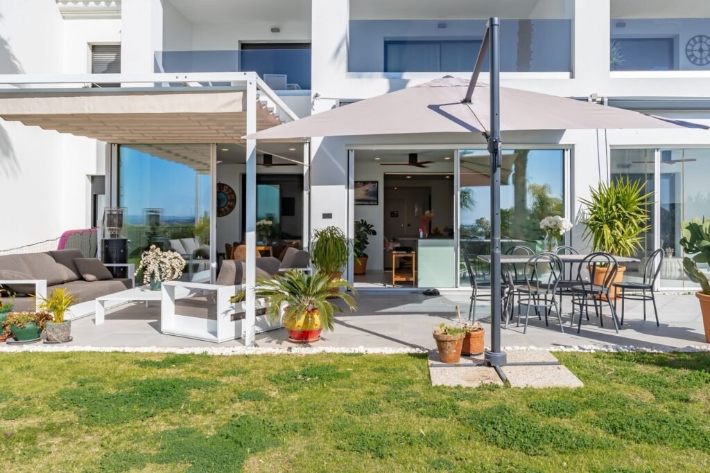 4 Bed Ground Floor Apartment for Sale in Estepona – House-Style Living & Sea Views