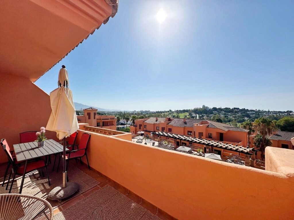 2 Bed Middle Floor Apartment for Sale in El Paraiso – Terrace, Gym & Co-Working