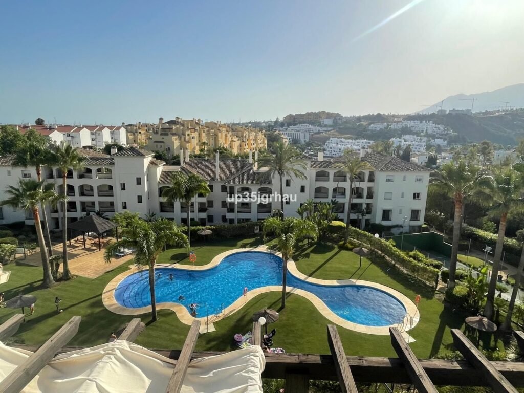 2 Bed Penthouse for Sale in Selwo – 16 m² Terrace & Mountain Views
