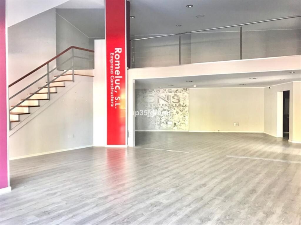 Commercial Premises for Sale in Estepona – Prime Commercial Area