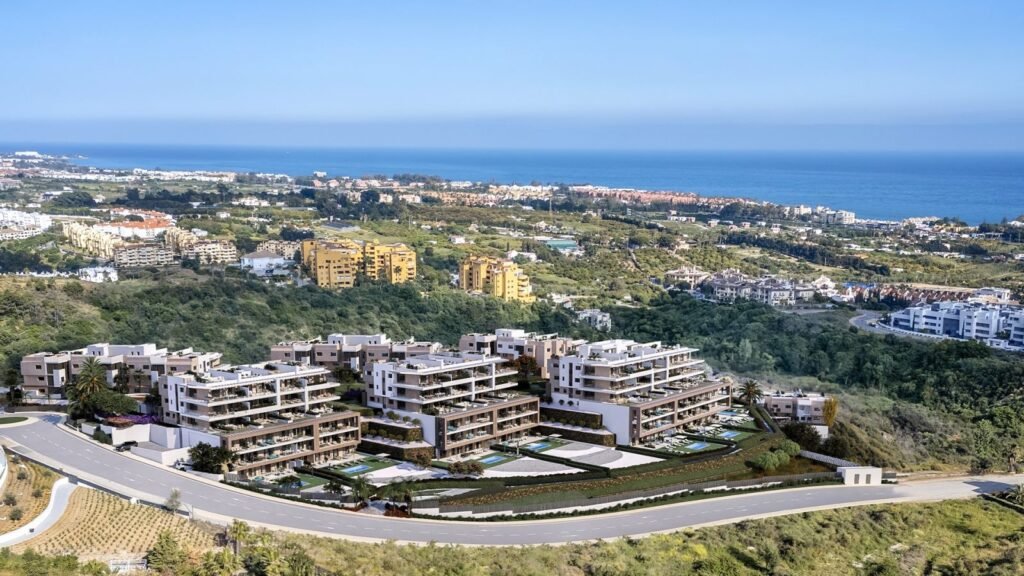 1 Bed Ground Floor Apartment for Sale in Estepona – Sea Views Near the Beach